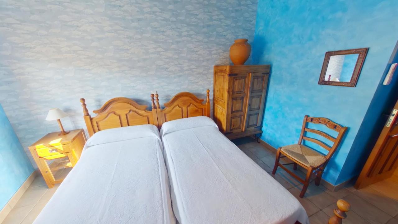 Ruralrut-El Tiemblo Wifi, Cabina De Hidromasaje, Aire Acondicionado Y A Pocos Metros De Zonas De Bano Naturales Exteriér fotografie