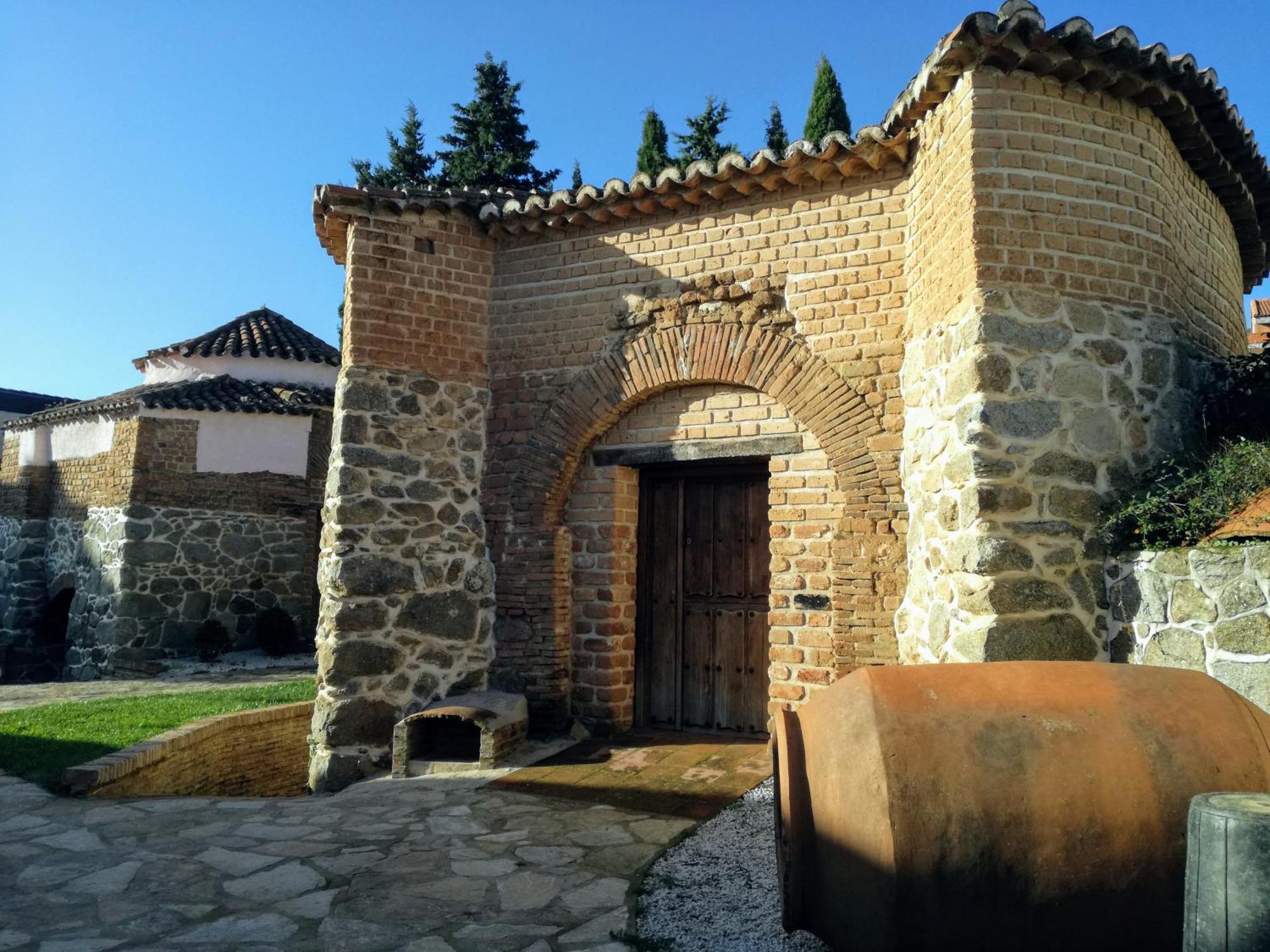 Ruralrut-El Tiemblo Wifi, Cabina De Hidromasaje, Aire Acondicionado Y A Pocos Metros De Zonas De Bano Naturales Exteriér fotografie